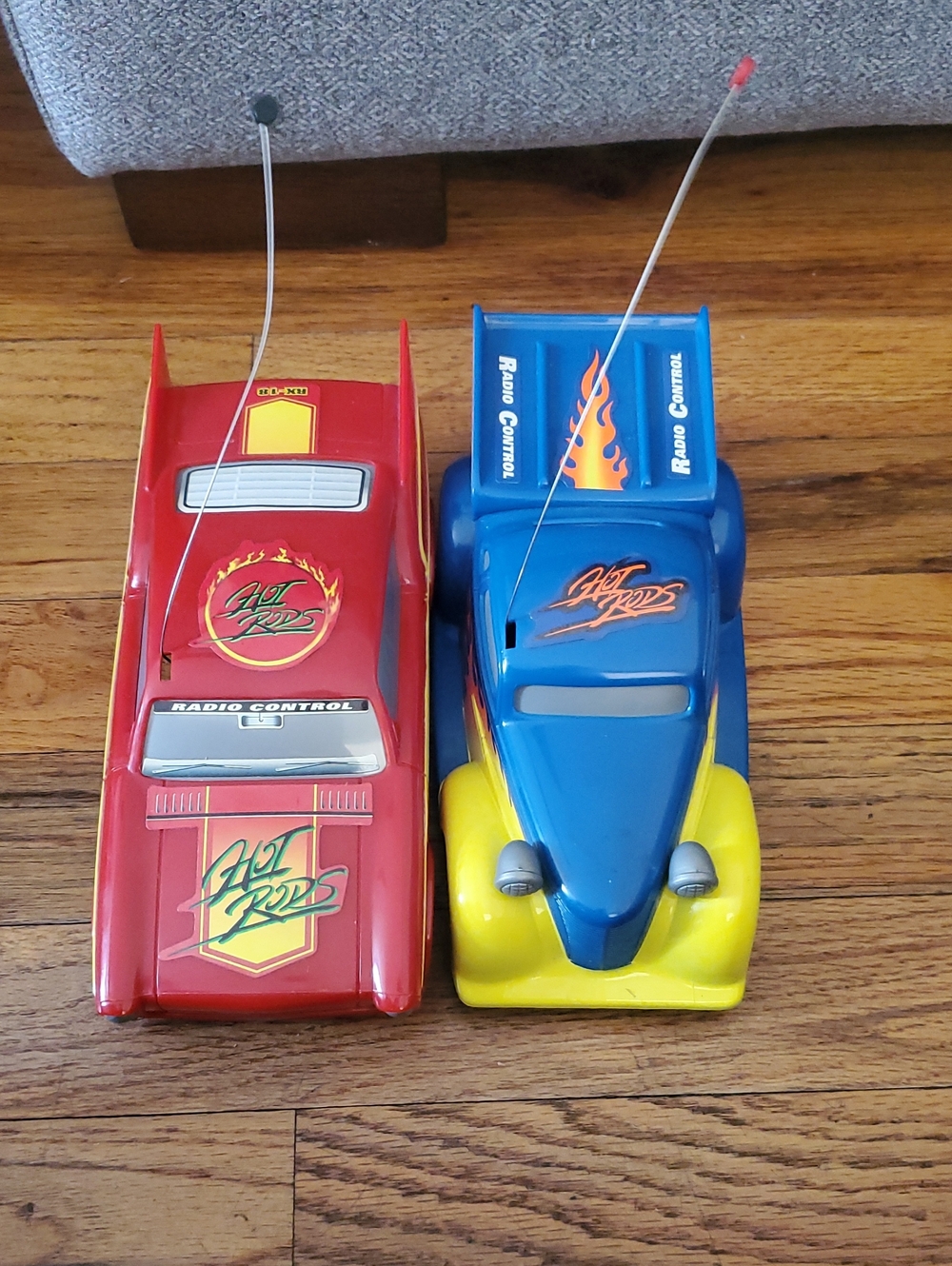 Tyco Remote Control Racing Cars - Set - Picture 2 of 4